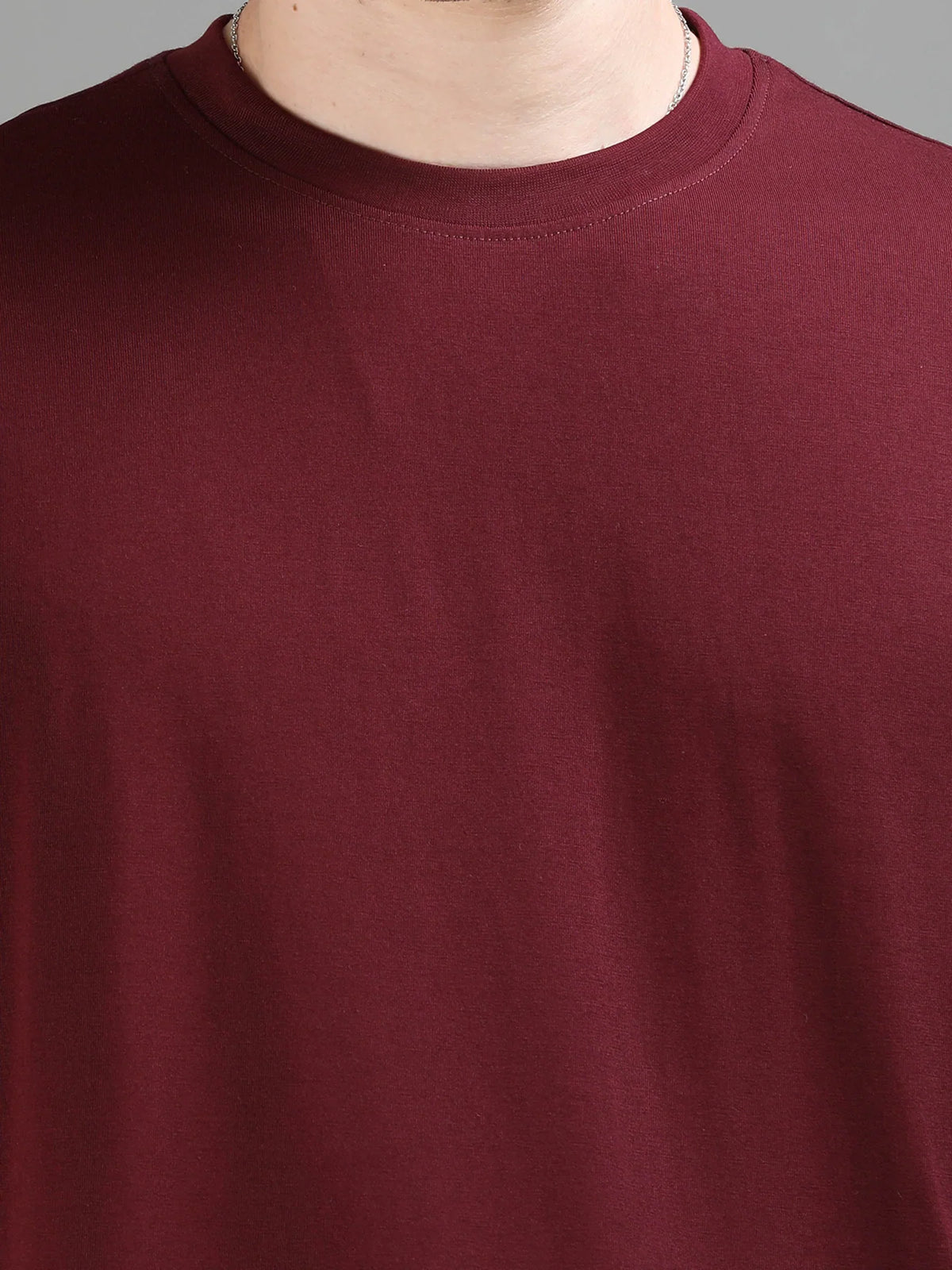 MAROON OVERSIZED T-SHIRT.